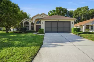 11298 Copley Ct, Spring Hill, FL 34609 - Photo 2