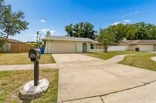 4706 Wandering Way, Tampa, FL 33624 - Photo 2