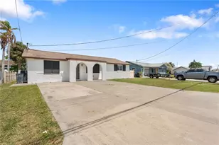 13912 Darlene Ave, Hudson, FL 34667 - Photo 32