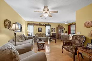 6336 Shane Ln, New Port Richey, FL 34653 - Photo 2