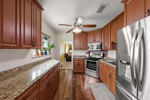 811 48th Ave N, Saint Petersburg, FL 33703 - Photo 10