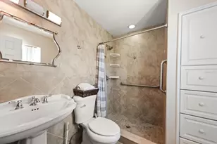 811 48th Ave N, Saint Petersburg, FL 33703 - Photo 16