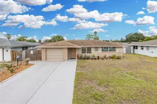 10117 Gardenia Ln, Port Richey, FL 34668 - Photo 2