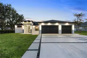 9201 Nightingale Rd, Weeki Wachee, FL 34613 - Photo 1