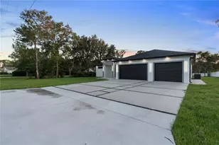 9201 Nightingale Rd, Weeki Wachee, FL 34613 - Photo 8
