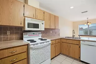 11286 Roland St, Spring Hill, FL 34609 - Photo 16