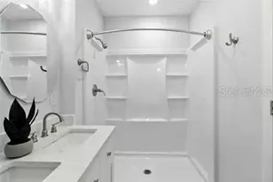 2510 Lake Ellen Dr, Tampa, FL 33618 - Photo 36