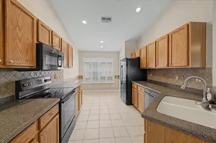 366 Barrington Ct, Spring Hill, FL 34609 - Photo 16