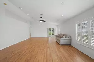 366 Barrington Ct, Spring Hill, FL 34609 - Photo 10