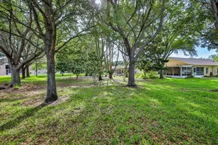 366 Barrington Ct, Spring Hill, FL 34609 - Photo 4