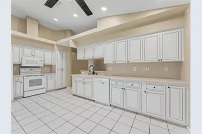 10439 Casa Grande Circle, Spring Hill, FL 34608 - Photo 12