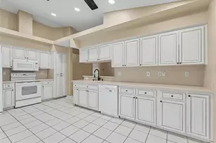 10439 Casa Grande Cir, Spring Hill, FL 34608 - Photo 12