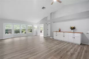 8635 Braxton Dr, Hudson, FL 34667 - Photo 4