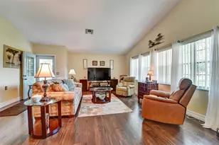 11530 San Remo Ct, Port Richey, FL 34668 - Photo 4