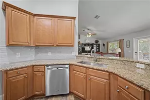 11213 Flock Ave, Weeki Wachee, FL 34613 - Photo 8