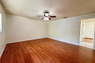 10849 Lakeview Dr, New Port Richey, FL 34654 - Photo 14