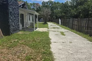 12521 Pittsfield Ave, Tampa, FL 33624 - Photo 4