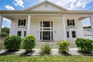 11046 Lakeview Dr, New Port Richey, FL 34654 - Photo 4