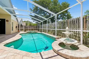 1822 Greystone Heights Dr, Valrico, FL 33594 - Photo 2