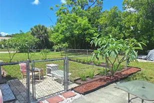 402 Cicero St NW, Port Charlotte, FL 33948 - Photo 16