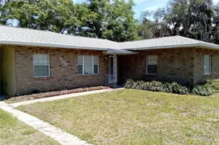 906 Oak Dr, Leesburg, FL 34748 - Photo 1