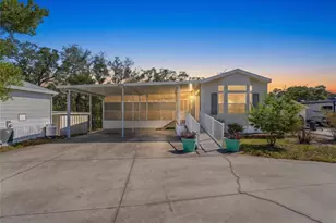 9504 Gray Fox Dr Dr, Weeki Wachee, FL 34613 - Photo 1