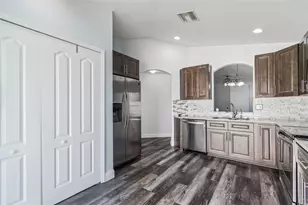 10226 Perthshire Cir, Land O Lakes, FL 34638 - Photo 12