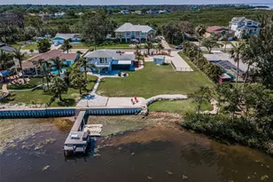 1620 Seabreeze Dr, Tarpon Springs, FL 34689 - Photo 98