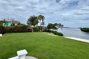 1620 Seabreeze Dr, Tarpon Springs, FL 34689 - Photo 100