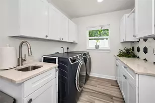 1620 Seabreeze Dr, Tarpon Springs, FL 34689 - Photo 50