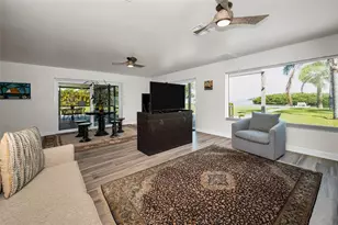 1620 Seabreeze Dr, Tarpon Springs, FL 34689 - Photo 32