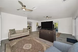 1620 Seabreeze Dr, Tarpon Springs, FL 34689 - Photo 36