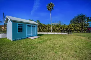 1620 Seabreeze Dr, Tarpon Springs, FL 34689 - Photo 72