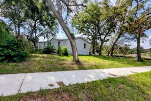 12406 Hudson Ave, Hudson, FL 34669 - Photo 4