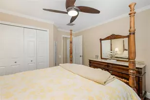 321 Waterford Cir E, Tarpon Springs, FL 34688 - Photo 16