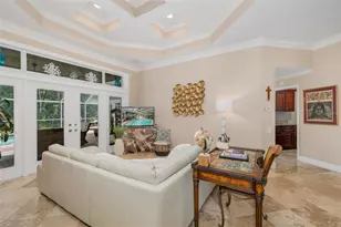 321 Waterford Cir E, Tarpon Springs, FL 34688 - Photo 10
