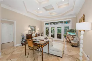 321 Waterford Cir E, Tarpon Springs, FL 34688 - Photo 8