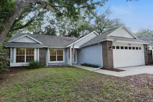 1672 Countrywood St, Tarpon Springs, FL 34689 - Photo 4