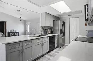13032 Lola Dr, Spring Hill, FL 34608 - Photo 4
