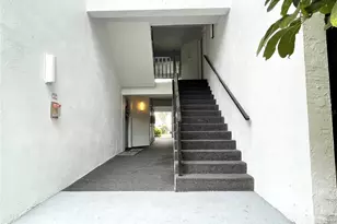 1182 Pine Ridge Cir W, Tarpon Springs, FL 34688 - Photo 2