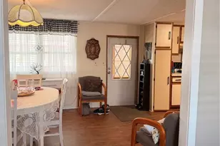 38533 Lansing Ave, Zephyrhills, FL 33542 - Photo 6