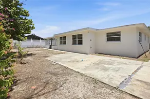 6250 Flag Dr, New Port Richey, FL 34653 - Photo 16