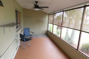1024 10th Cir SE, Largo, FL 33771 - Photo 12