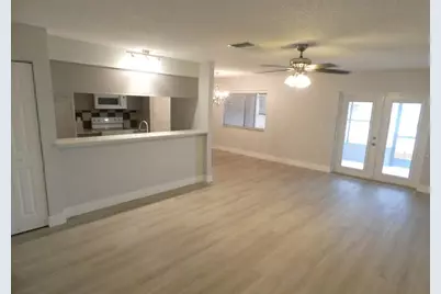 1024 10th Circle SE, Largo, FL 33771 - Photo 4