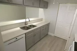 1024 10th Cir SE, Largo, FL 33771 - Photo 8