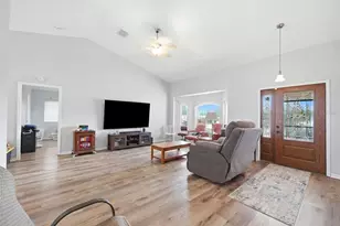 10154 Spring Hill Dr, Spring Hill, FL 34608 - Photo 2