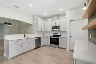 352 Garfield Ave, Masaryktown, FL 34604 - Photo 18