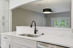 352 Garfield Ave, Masaryktown, FL 34604 - Photo 20