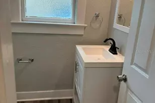 308 Grove St N, Saint Petersburg, FL 33701 - Photo 10