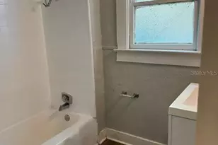 308 Grove St N, Saint Petersburg, FL 33701 - Photo 6